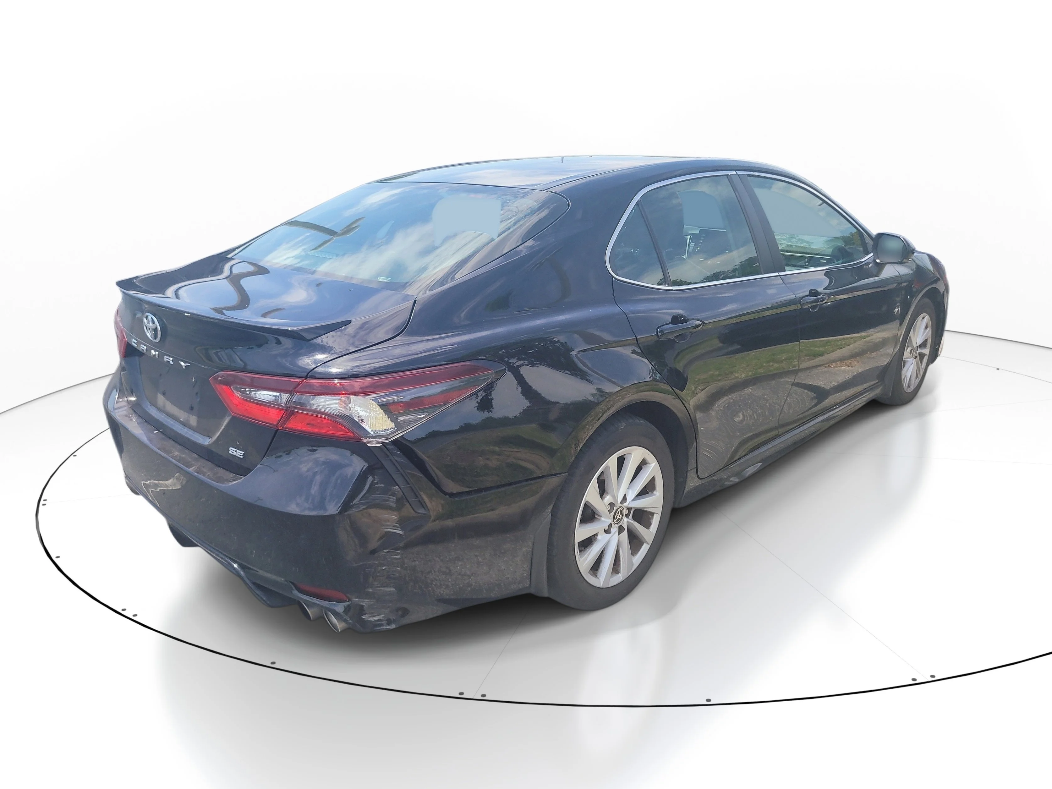 Used 2022  Toyota SE image 6