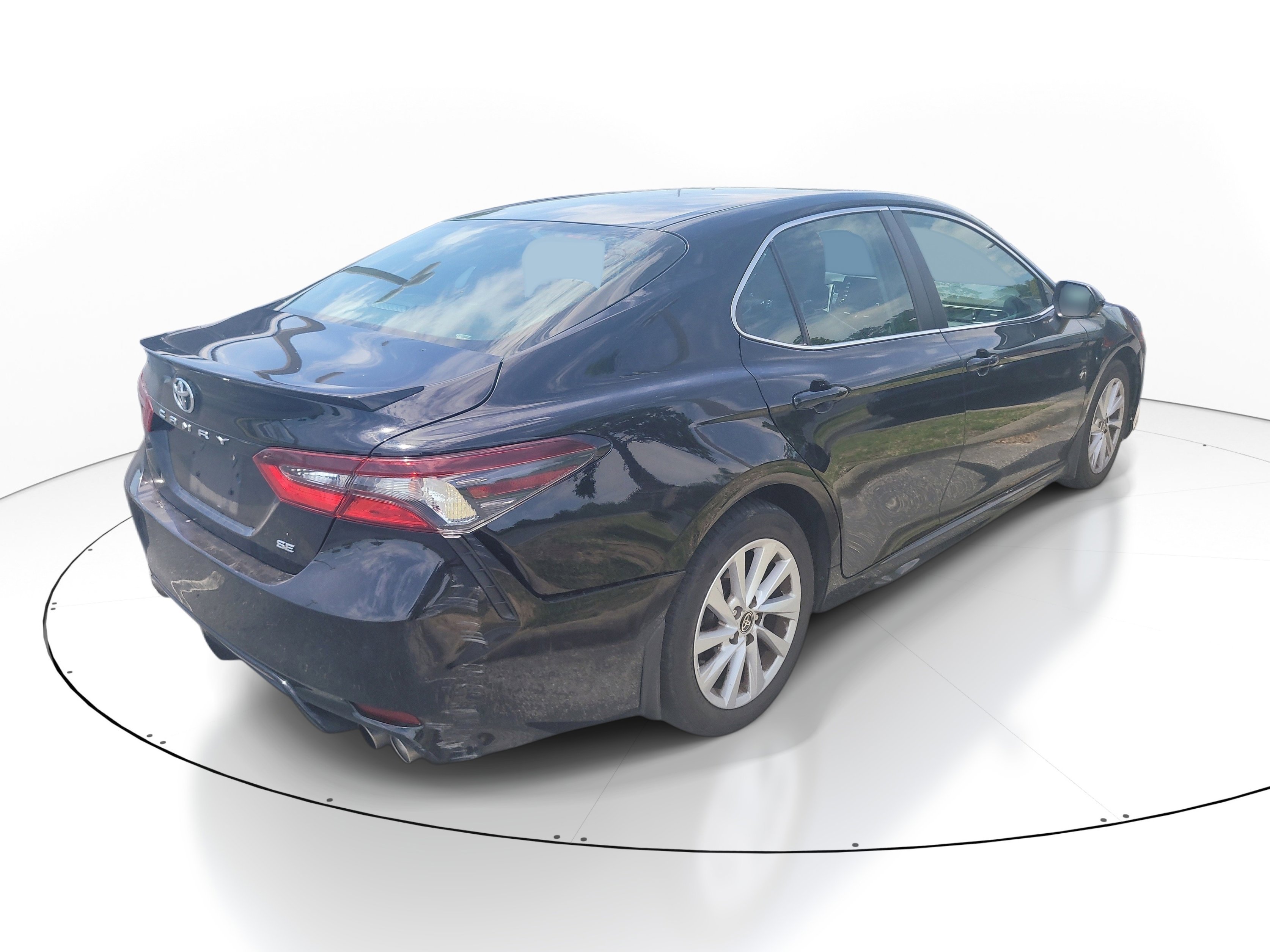 Used 2022  Toyota SE image 6