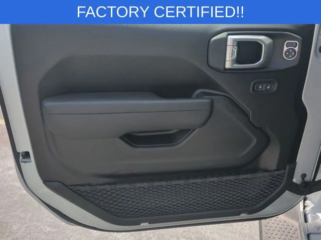 Used 2024 Silver Jeep Sport S image 12