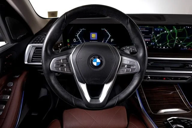Used 2024 Black Sapphire Metallic BMW xDrive40i image 37