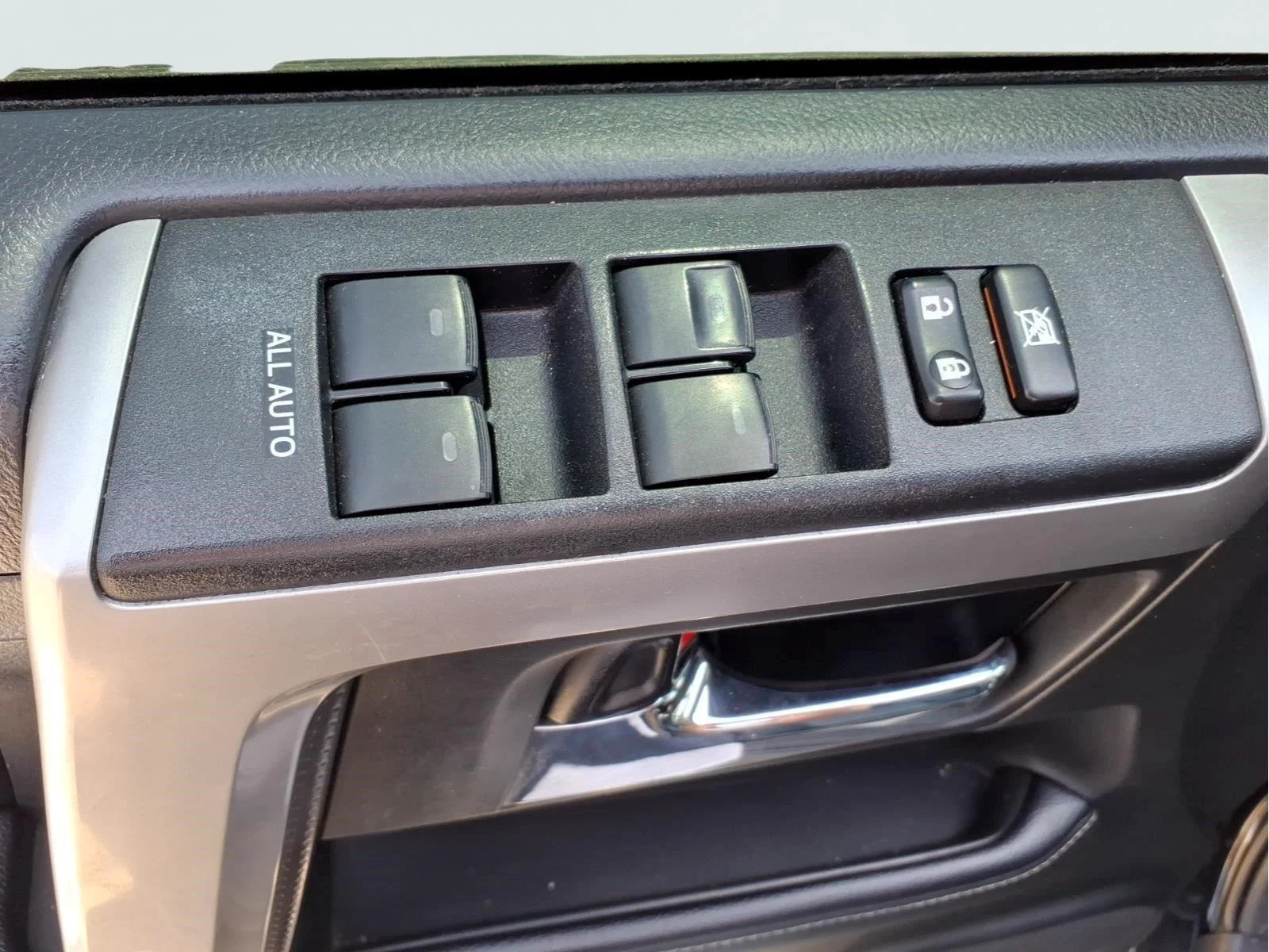 Used 2022 Midnight Black Metallic TOYOTA SUV image 17