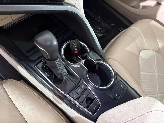 Used 2019 Blue Toyota XLE image 19