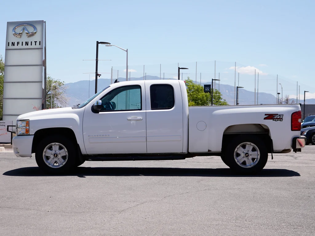 Used 2012 Summit White Chevrolet LT image 7