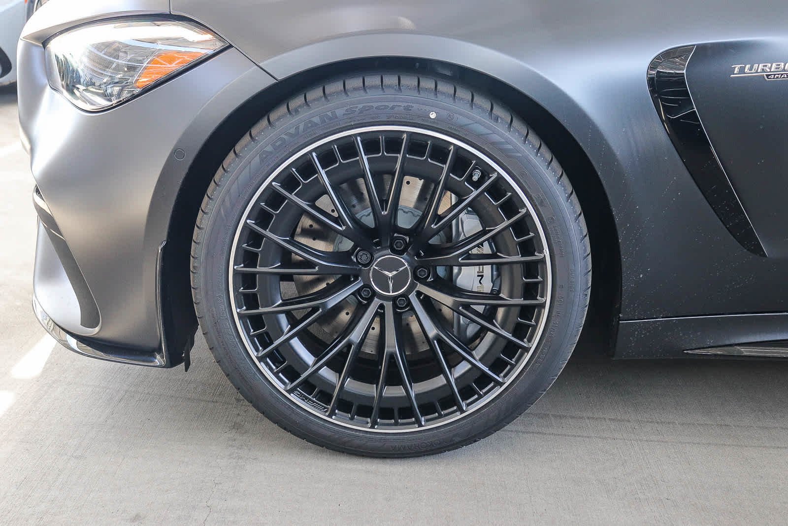 New 2027 MANUFAKTUR exclusive graphite grey magno Mercedes-Benz AMG® CLE 53 image 9