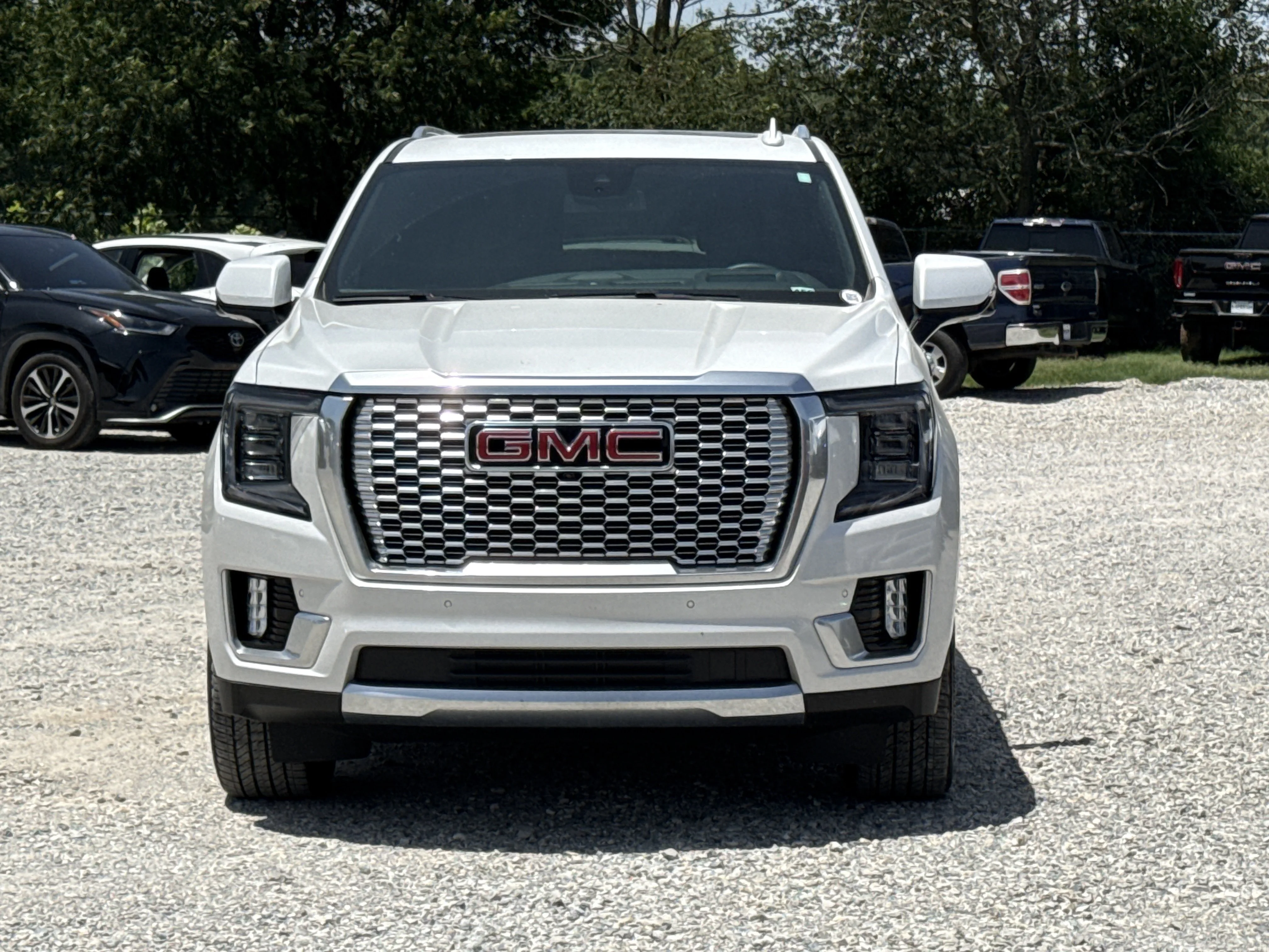Used 2024 White Frost Tricoat GMC Denali image 2