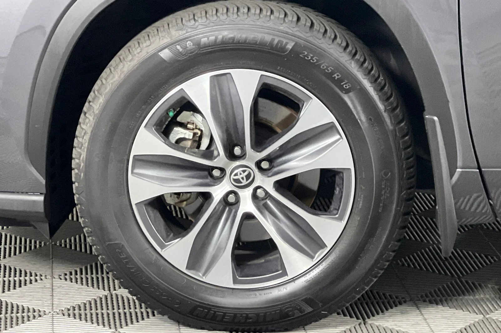 Certified Used 2022 Magnetic Gray Metallic Toyota XLE image 33