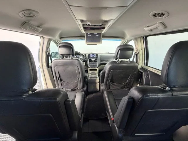 Used 2013 White Chrysler Touring image 12