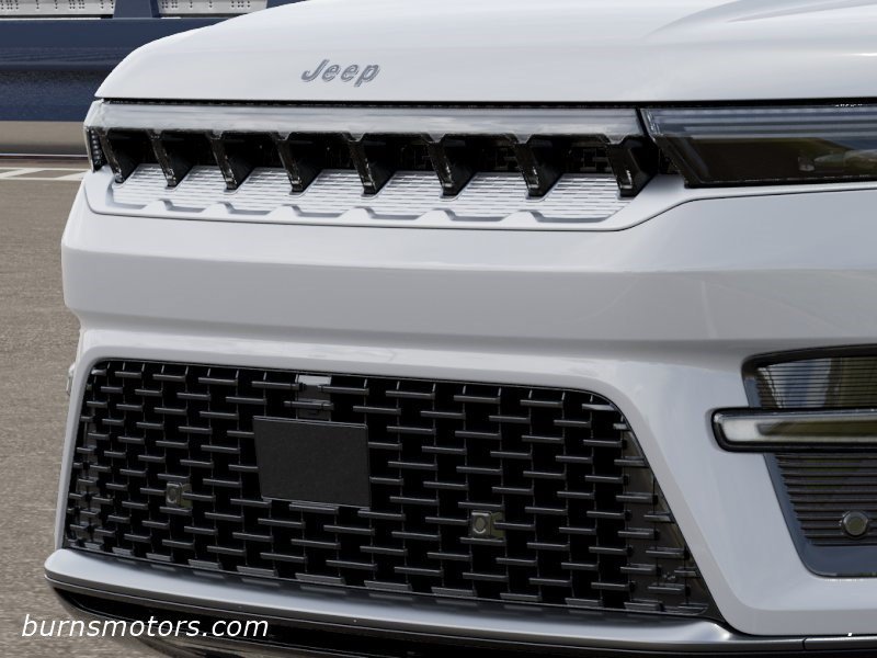 New 2026 Bright White Clear-Coat Exterior Paint Jeep 4x2 image 11