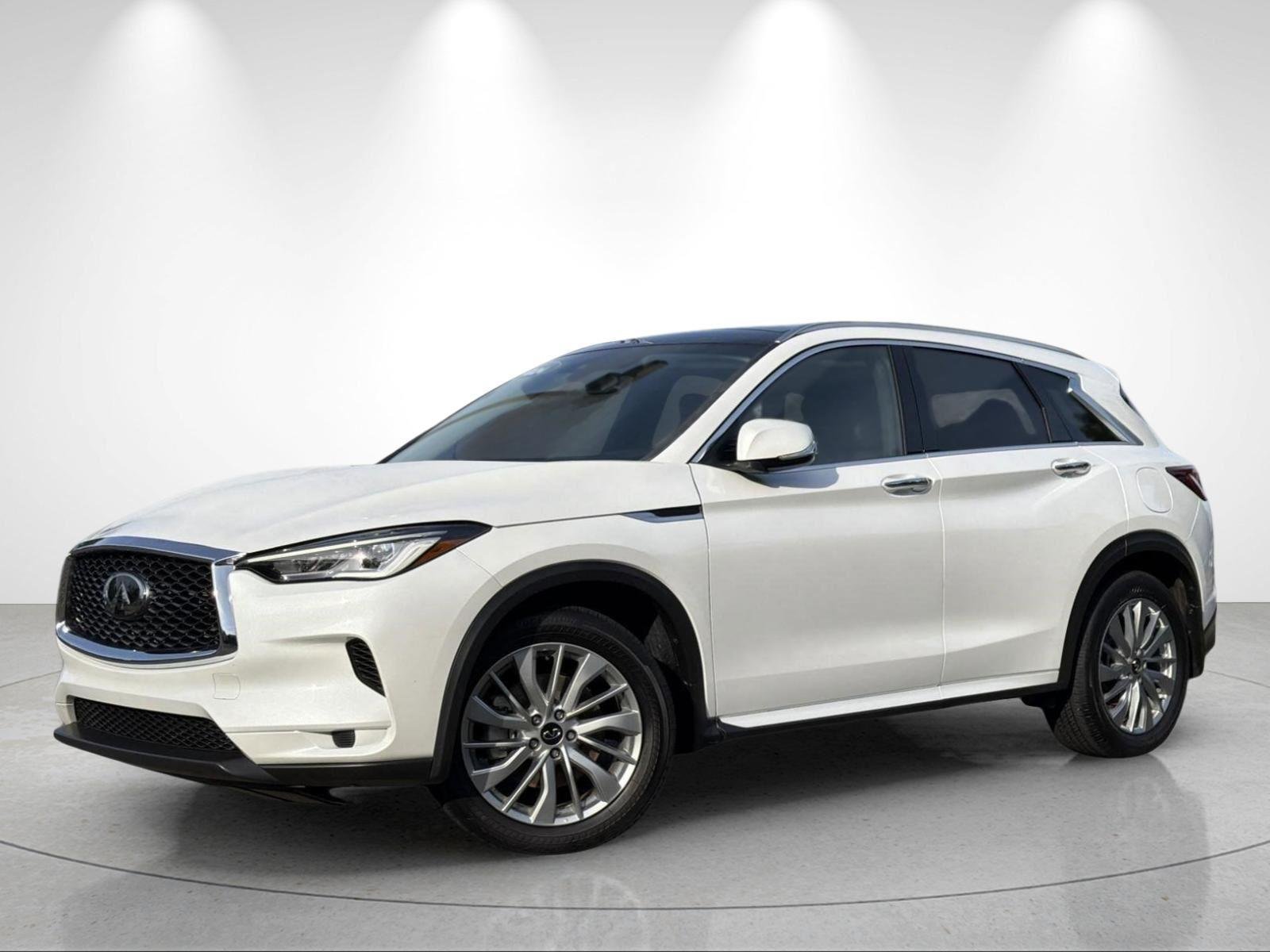 Used 2024 Radiant White INFINITI LUXE image 1