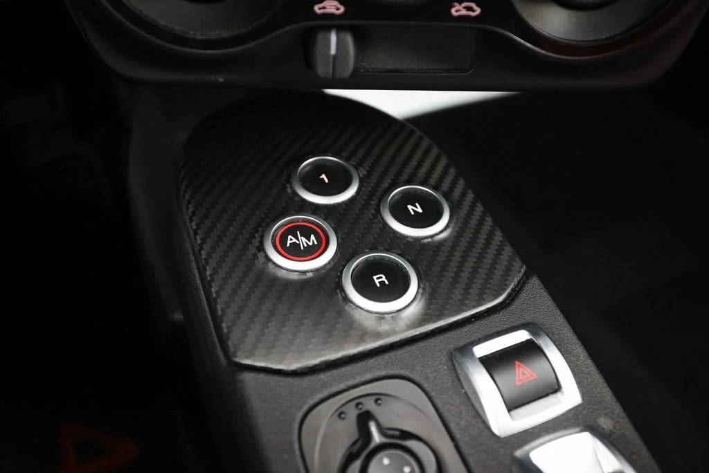 Used 2017 White Alfa Romeo Base image 37