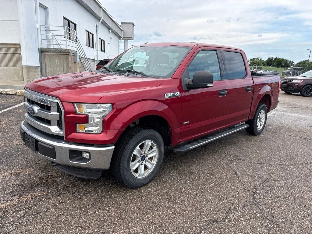 Used 2015 Ruby Red Metallic Ford XLT image 3