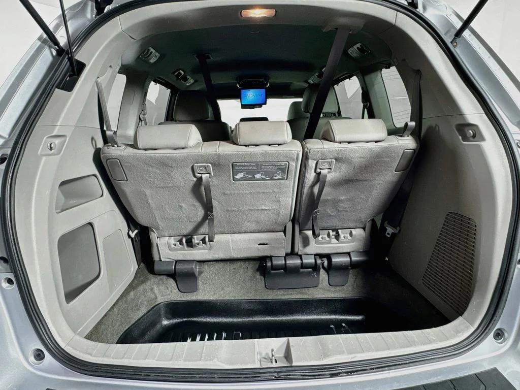 Used 2014 Silver Honda EX-L image 34