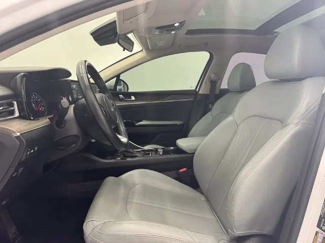Used 2024 Glacial White Pearl Kia EX image 19