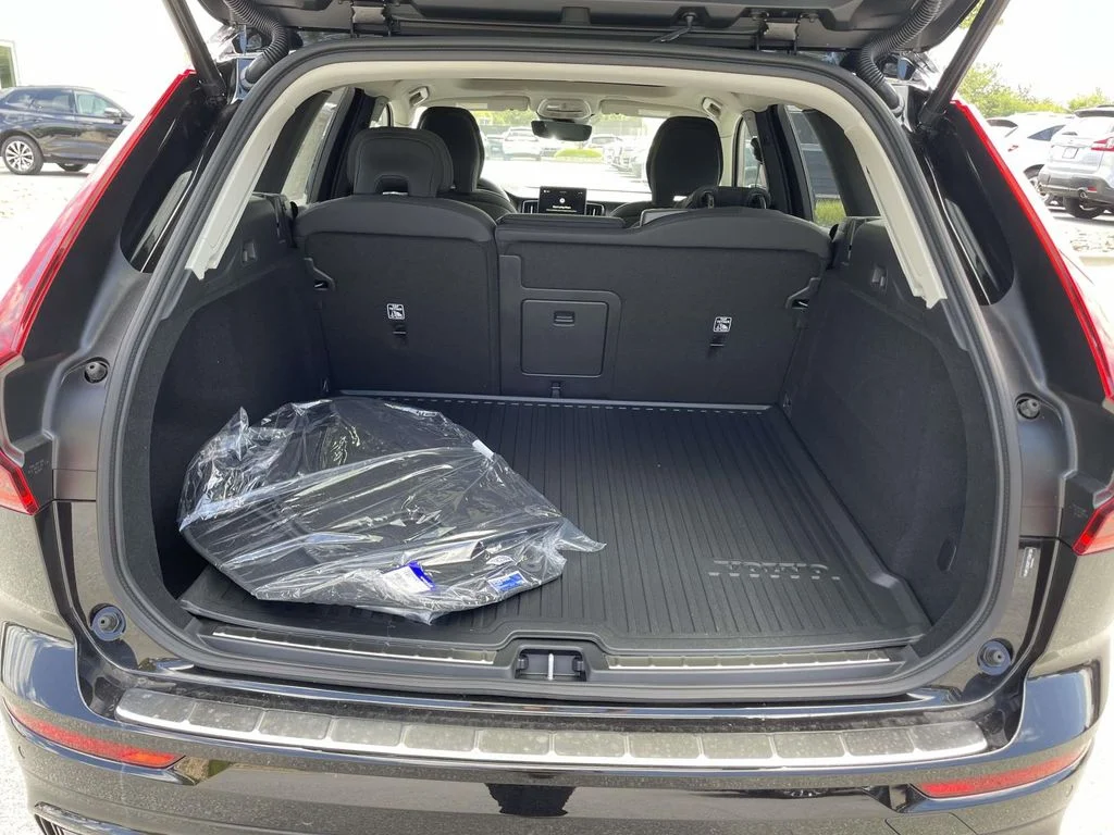 2026 Volvo XC60 Plus - Photo 28