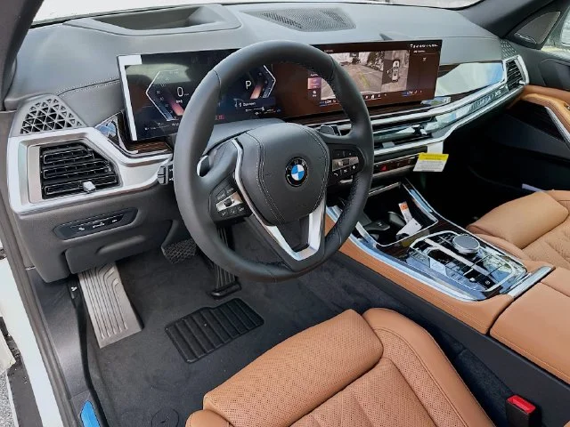 Used 2026 White BMW sDrive40i image 7