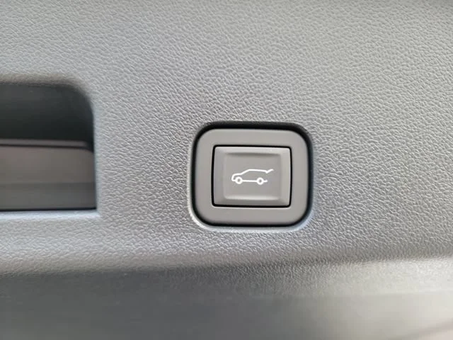 New 2026 Mosaic Black Metallic Chevrolet Z71 image 10