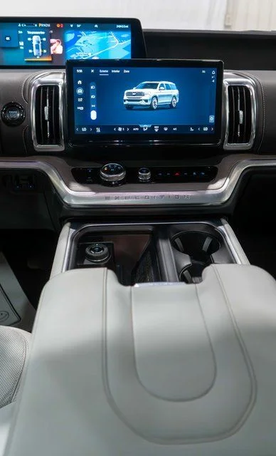 Used 2025 Gray Ford Platinum image 18