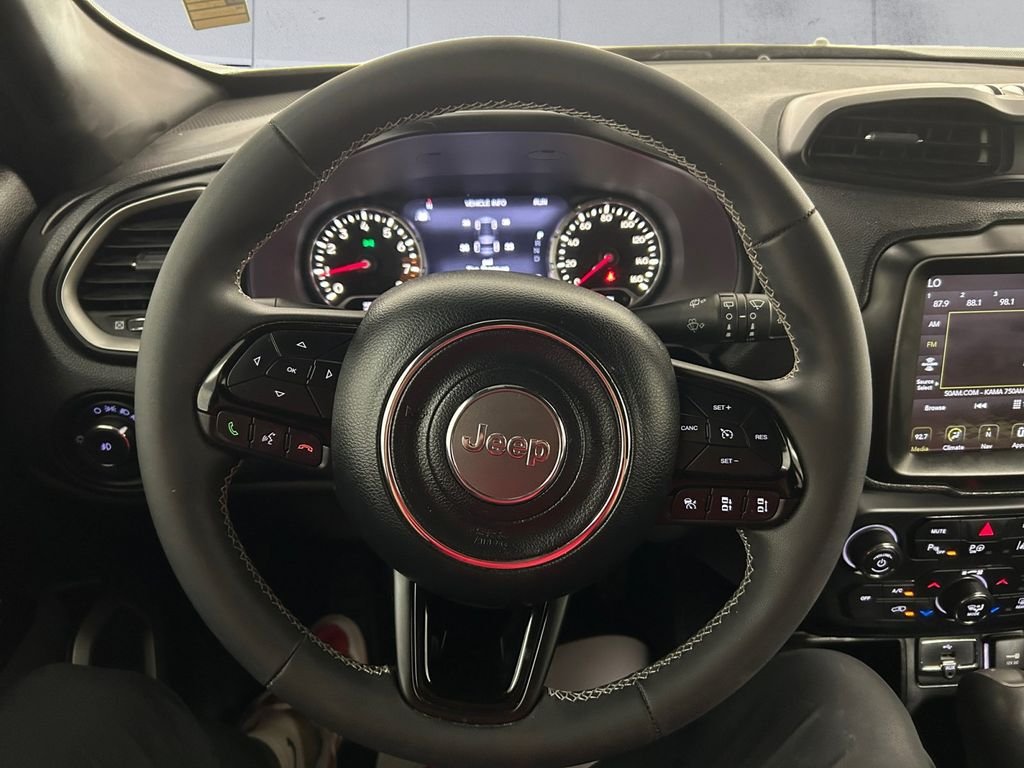 Used 2021 Black Jeep Latitude image 9