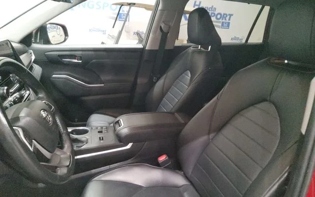 Used 2023 Red Toyota XLE image 37
