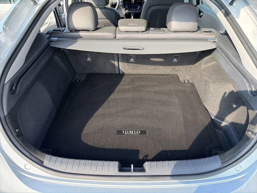 Used 2020 Stellar Silver Hyundai Limited image 17