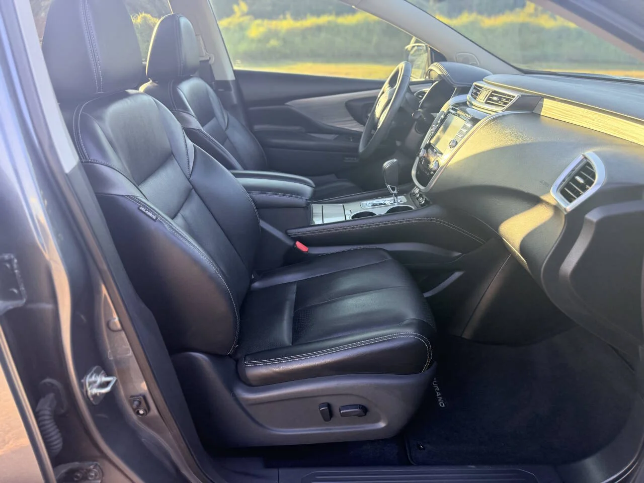 Used 2017 Gray Nissan Platinum 4dr SUV image 16