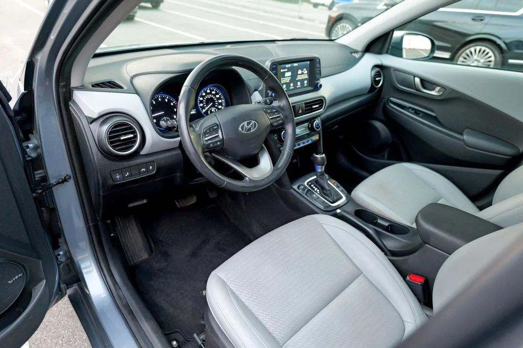 Used 2019 Sonic Silver Hyundai Limited image 19