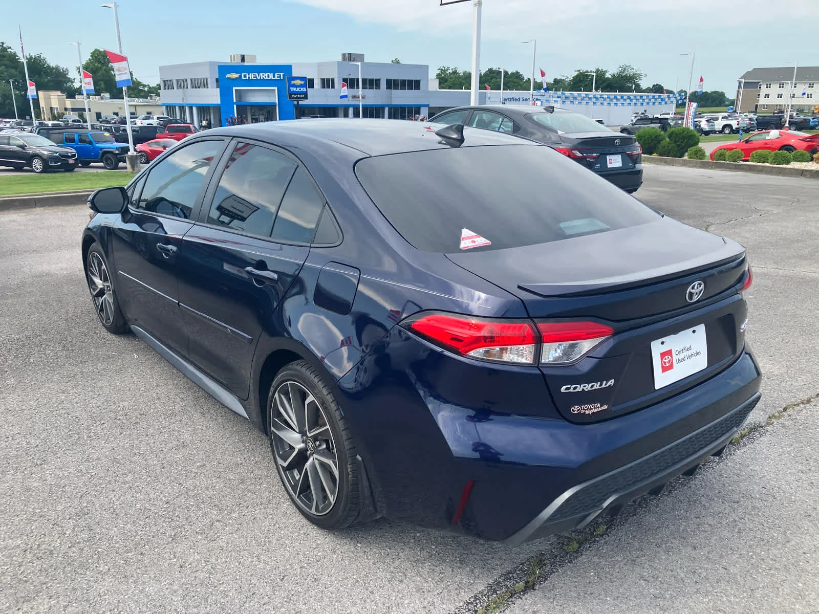 Certified Used 2022 Blueprint w/Black Sand Pearl Roof Toyota SE image 7