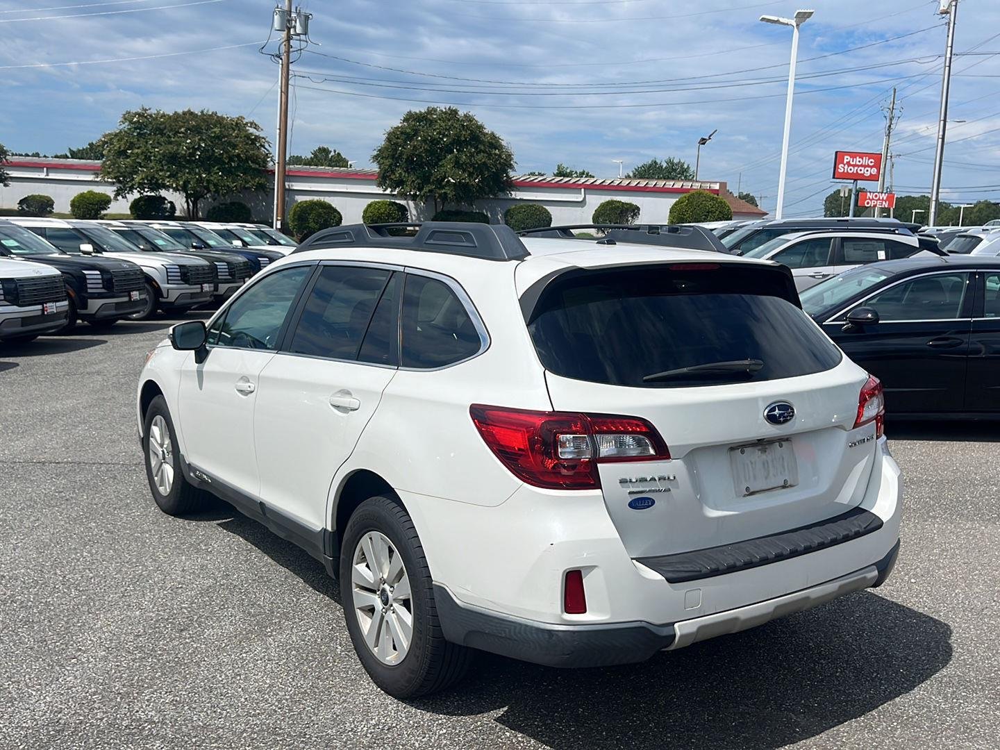 Used 2015 Crystal White Pearl Subaru 2.5i Premium image 5