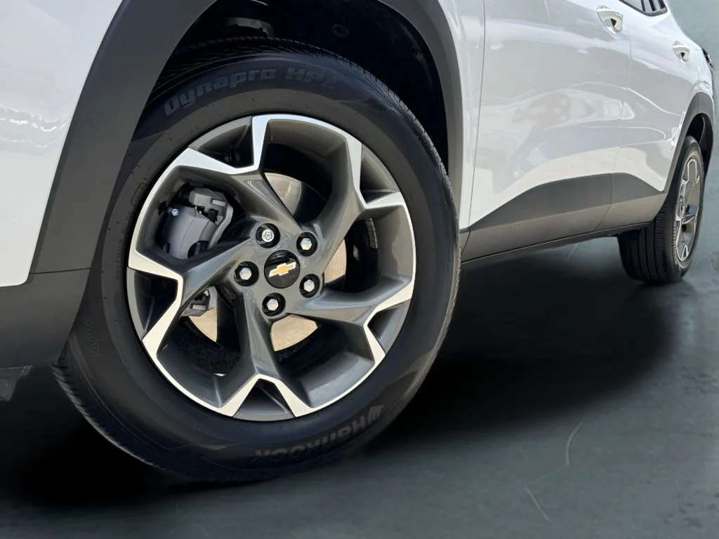 Used 2026 White Chevrolet LT image 3