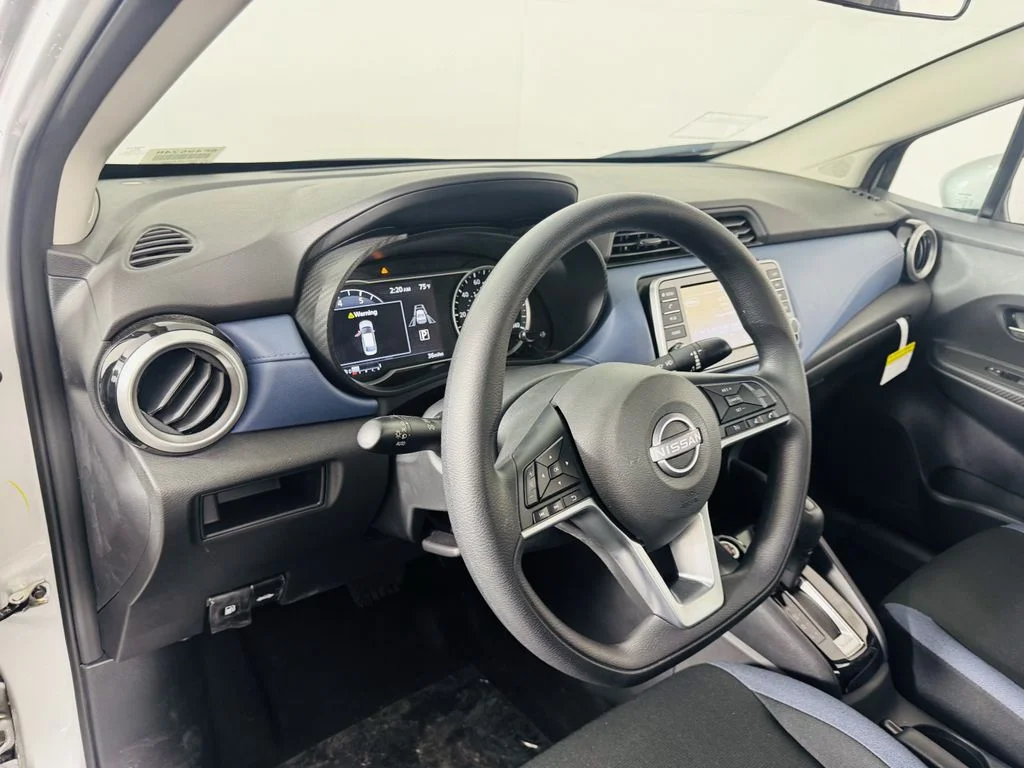 Used 2025 Silver Nissan 1.6 SV image 8