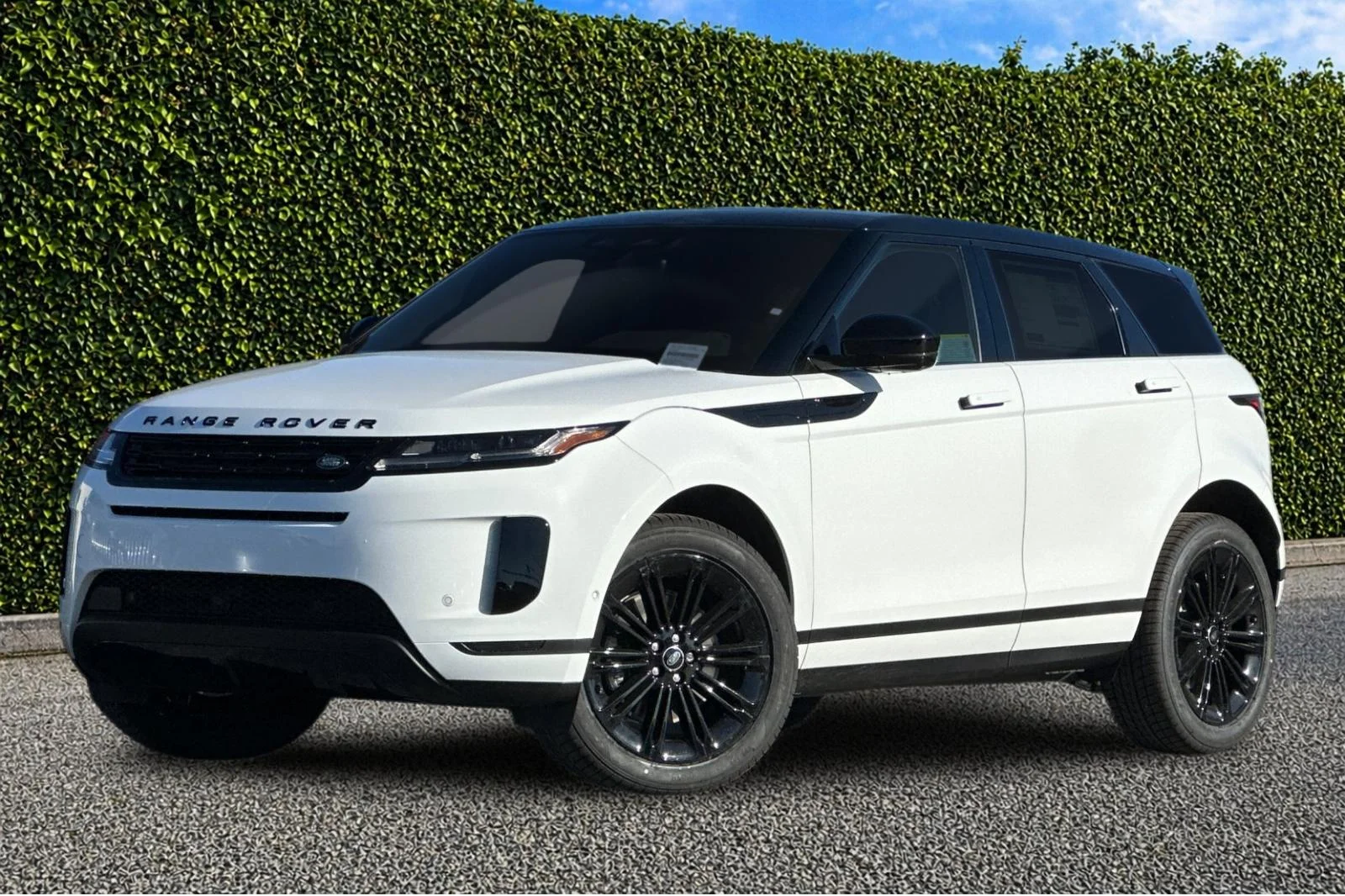 2026 Land Rover Range Rover Evoque S's photo