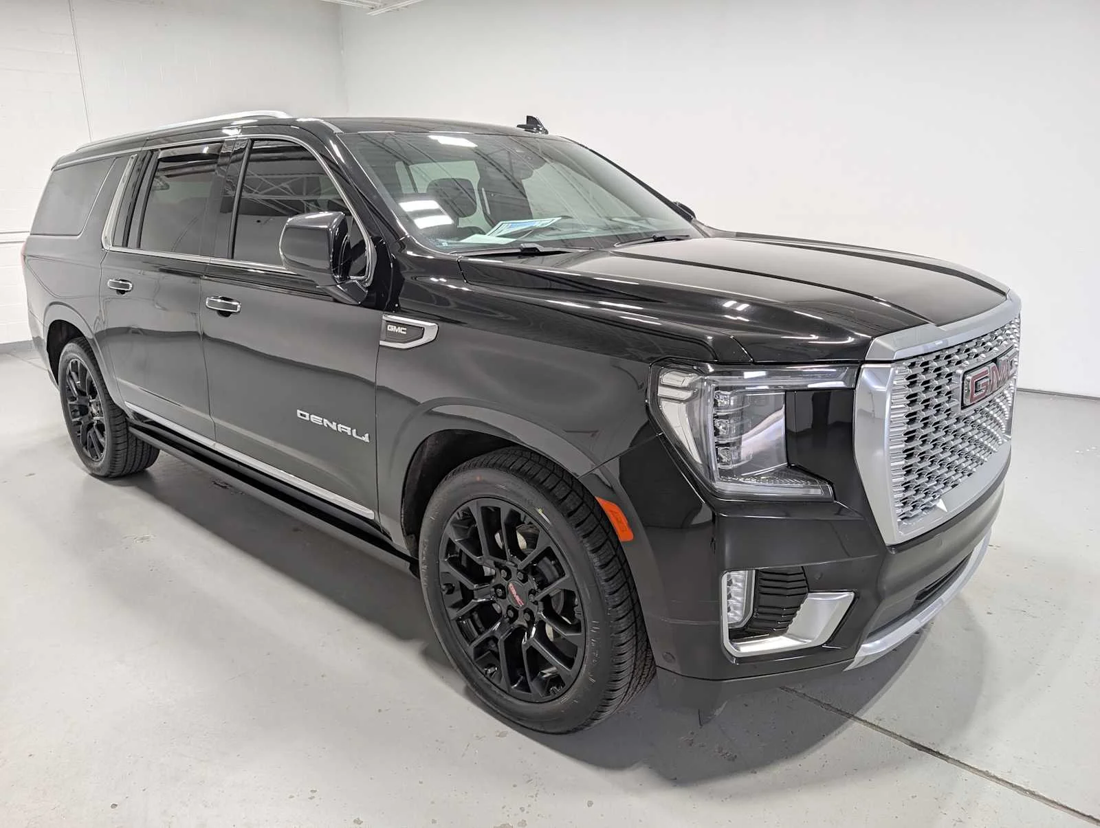 Used 2023 ONYX BLACK GMC Denali image 6