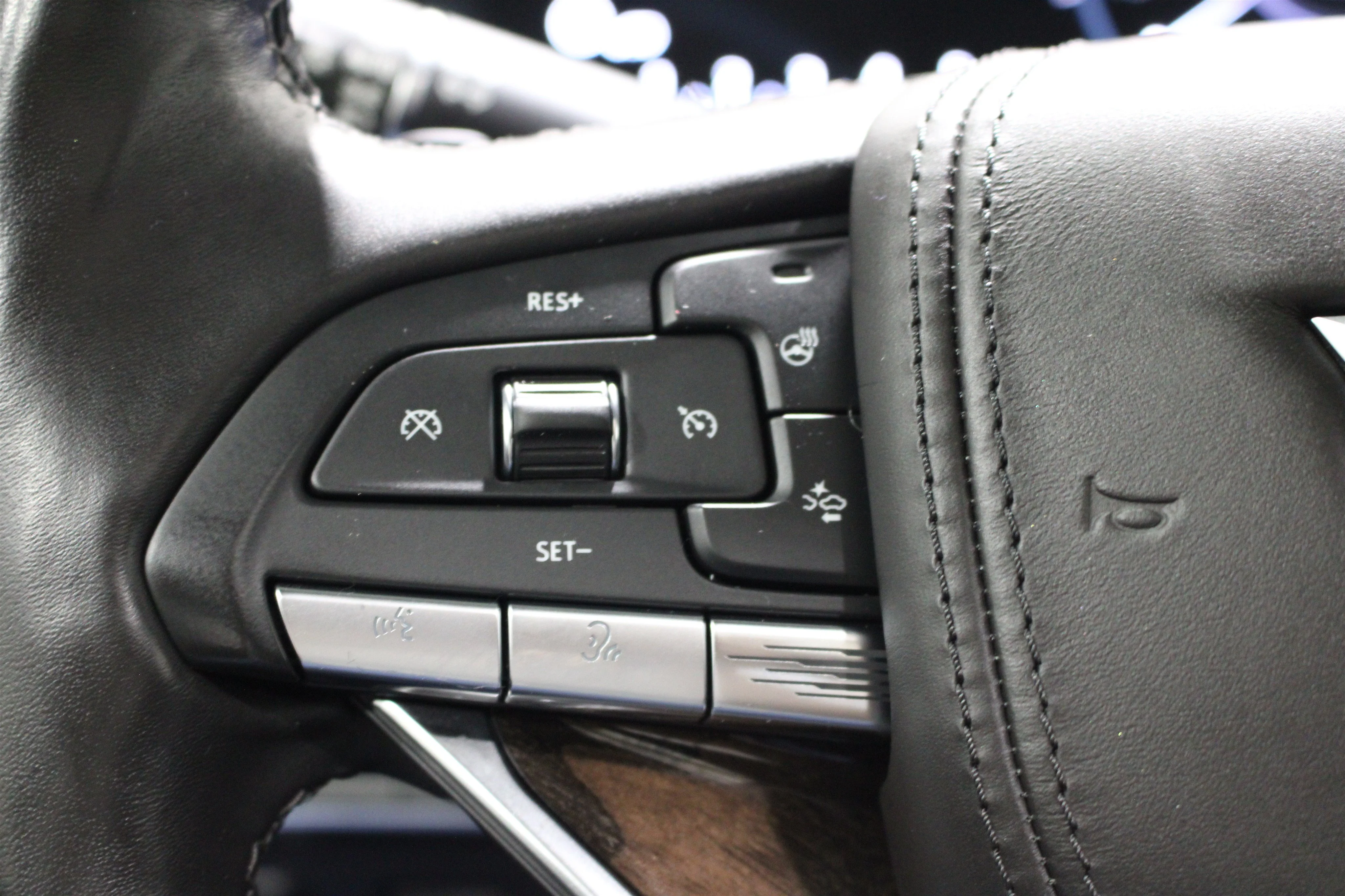 2022 Cadillac Escalade ESV Sport Platinum - Photo 13