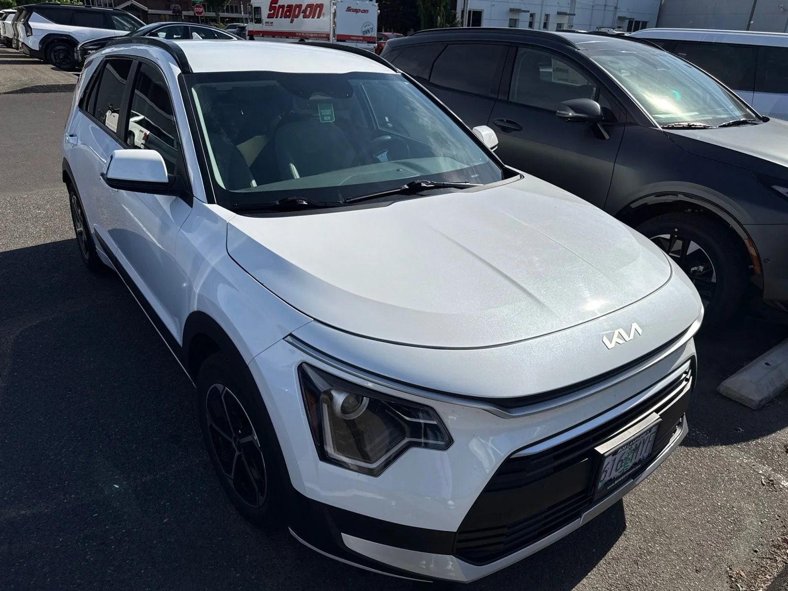 Used 2023 Snow White Pearl Kia EX image 6