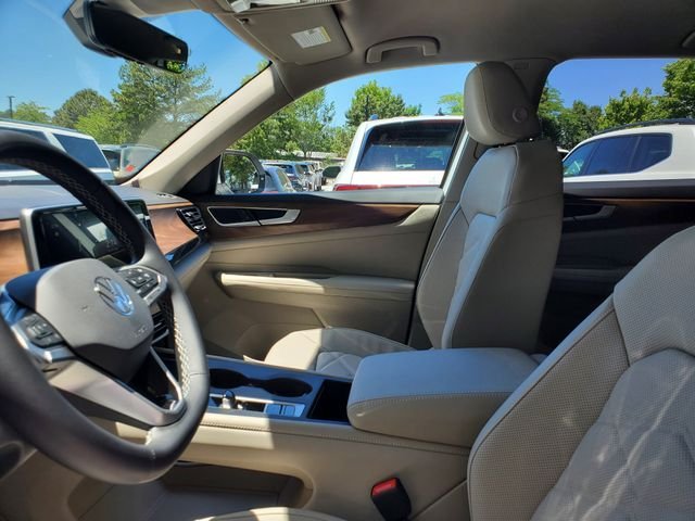 New 2026 White Volkswagen SE image 17