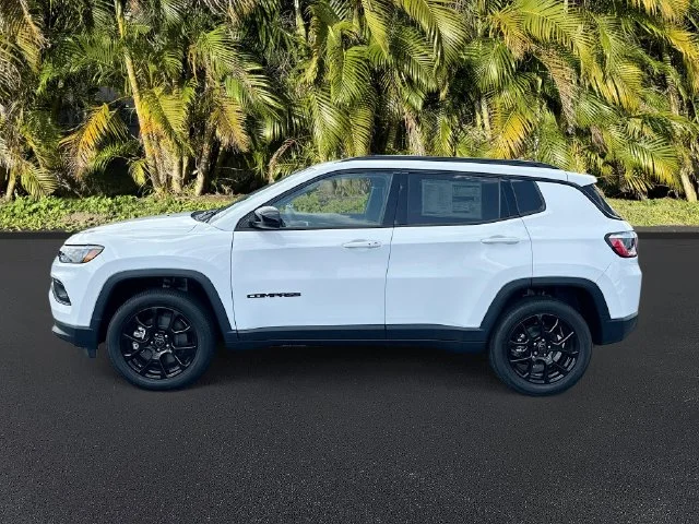 New 2026 Bright White Clear-Coat Exterior Paint Jeep Latitude image 8