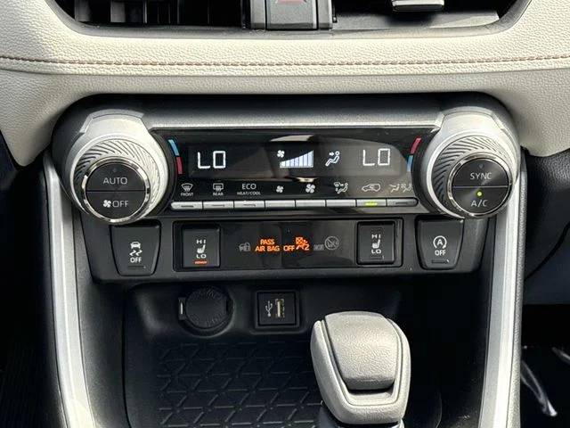Used 2023  Toyota XLE image 20
