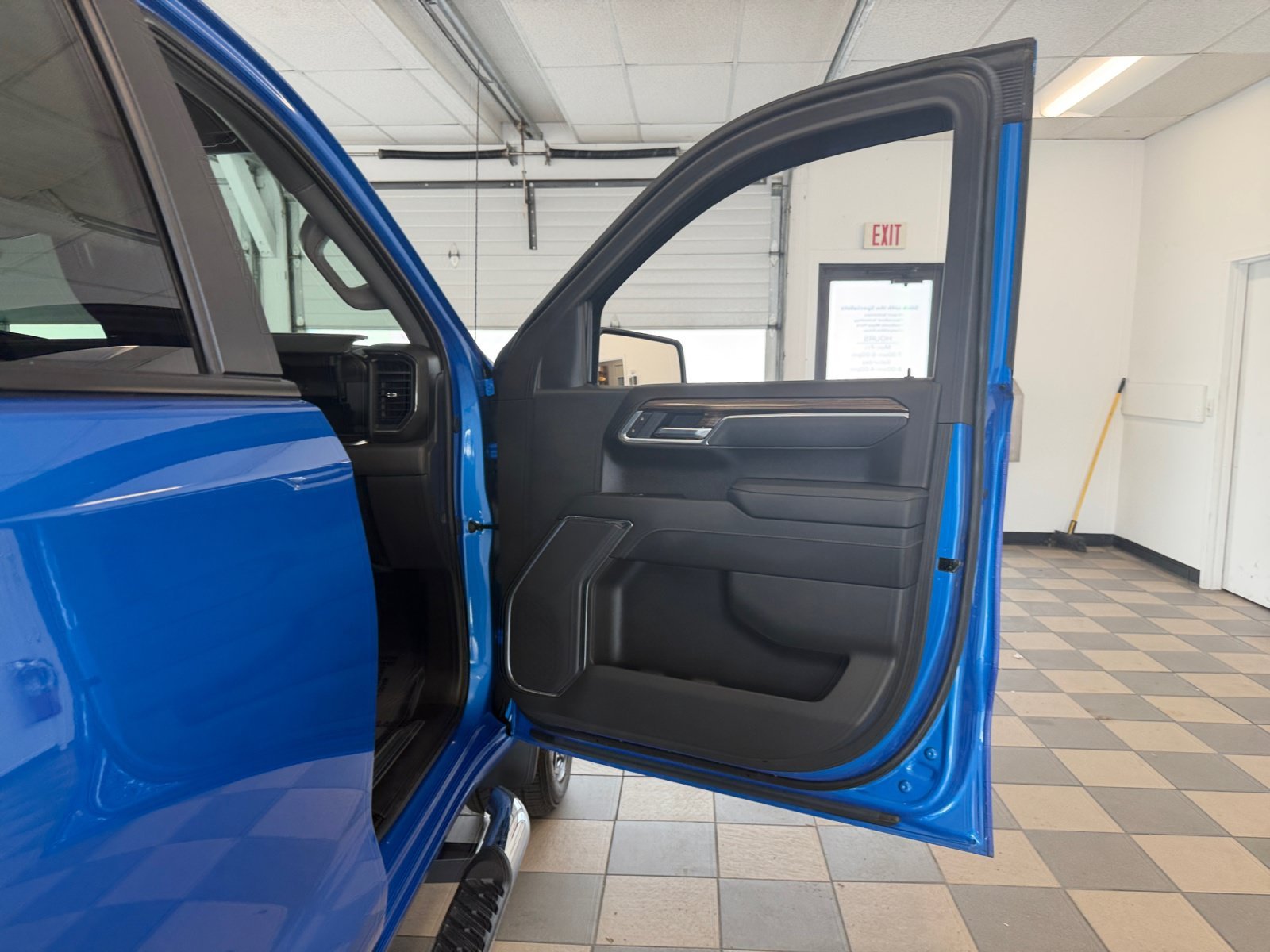 Used 2025 Riptide Blue Metallic Chevrolet LT image 30