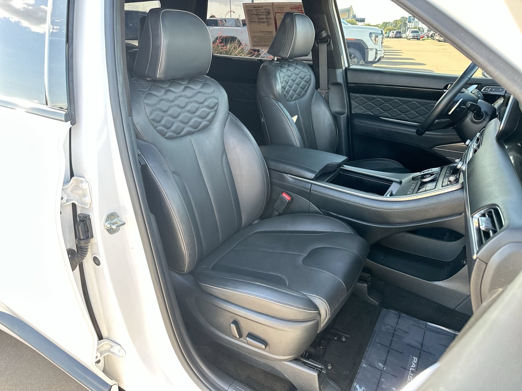 Used 2022 Hyper White Hyundai Calligraphy image 26