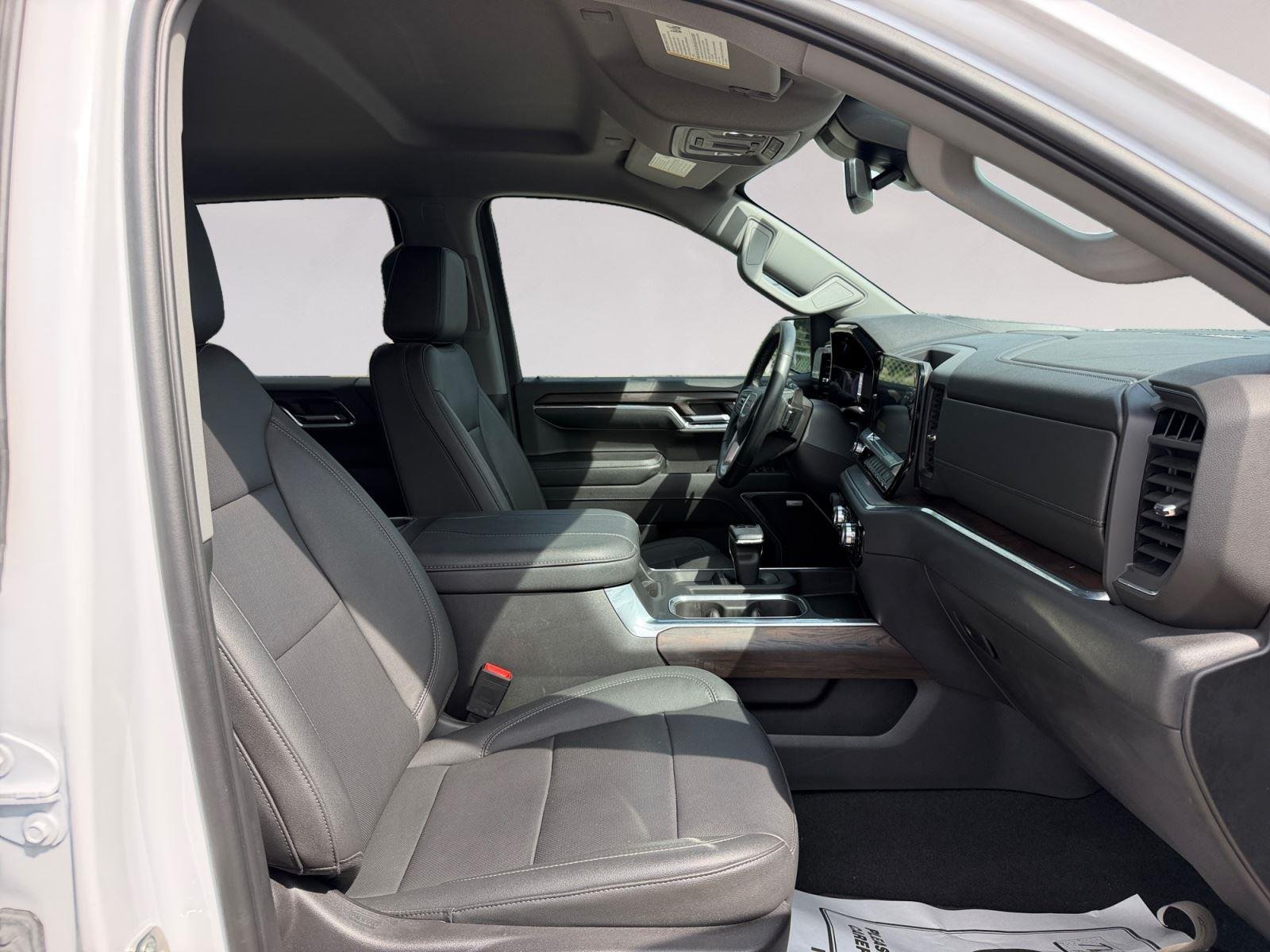 2024 GMC Sierra 1500 SLT - Photo 15