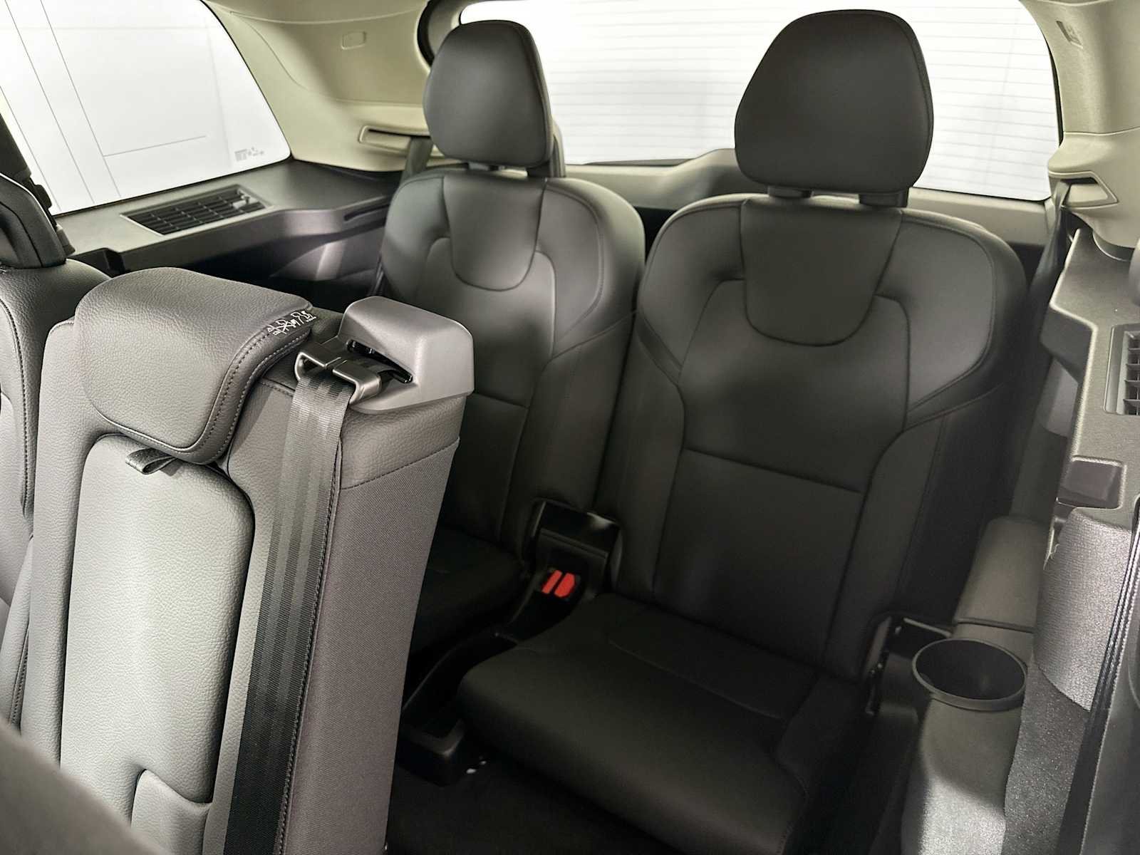 Certified Used 2025 Crystal White Volvo Plus image 23