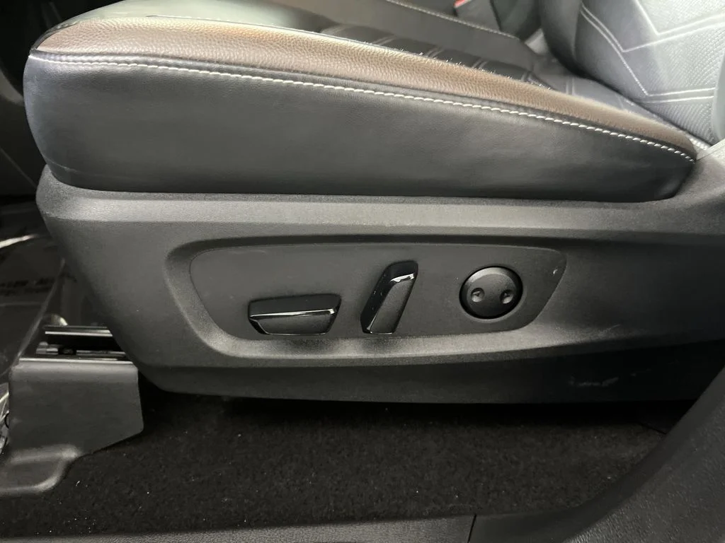Certified Used 2023 Beige Nissan Platinum image 14