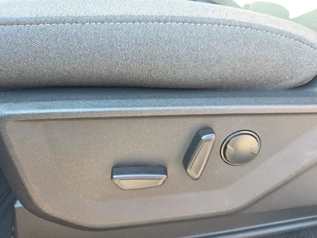 Used 2024 Red Ford XLT image 29