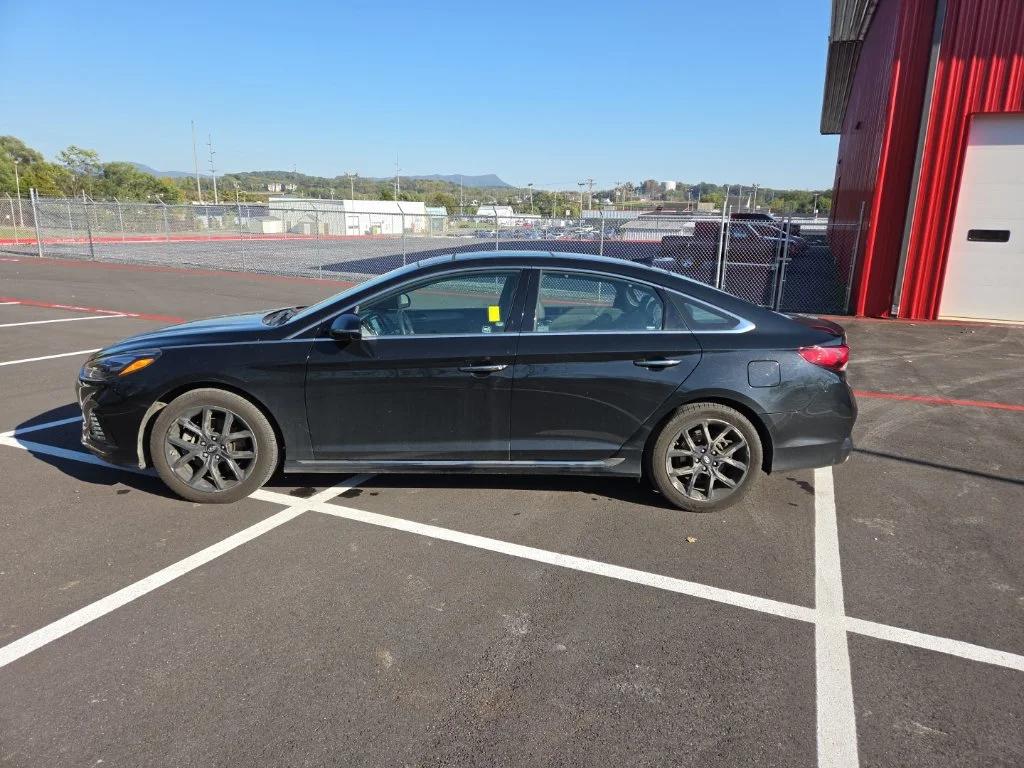 Used 2019 Black Hyundai Limited image 7
