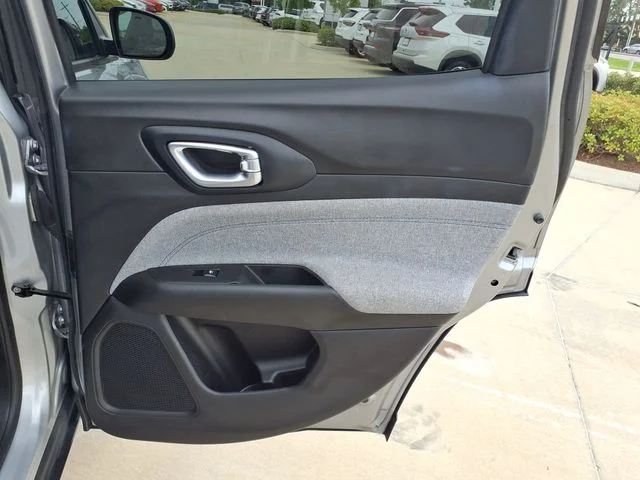 Used 2025 Silver Jeep Latitude image 26
