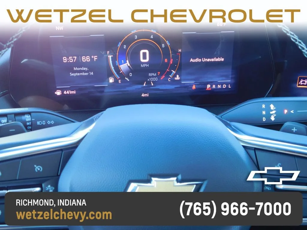 New 2027 Summit White Chevrolet LT image 38
