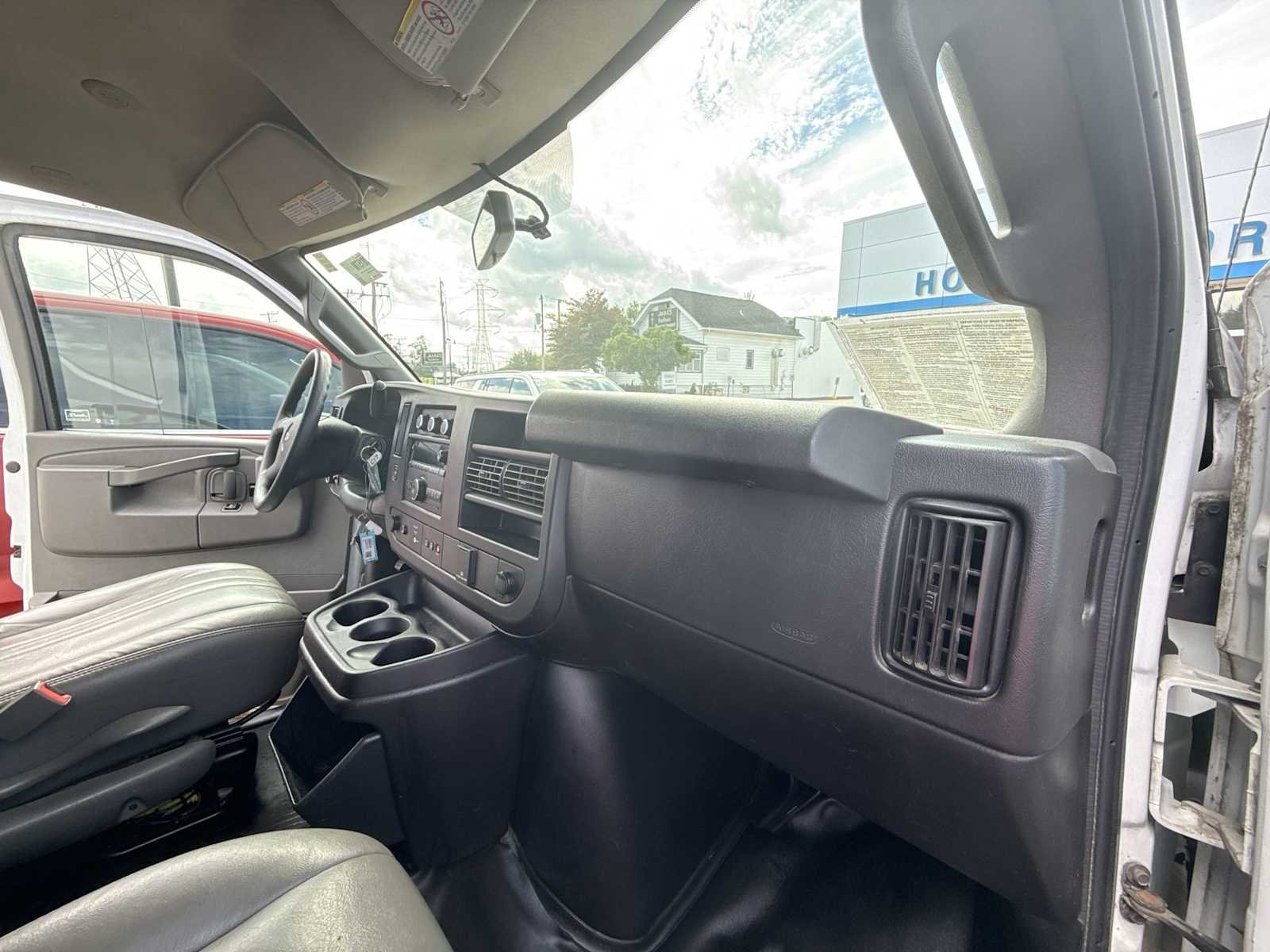 Used 2019 SUMMIT WHITE Chevrolet Work Van image 23