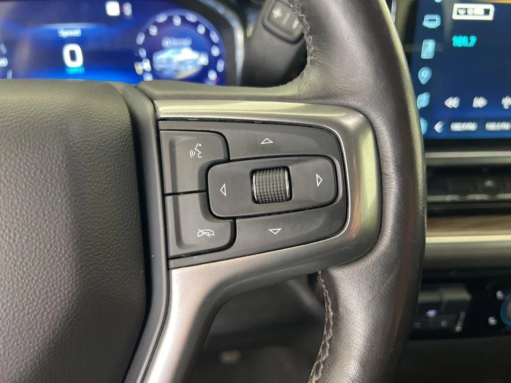 Used 2022 Summit White Chevrolet RST image 13