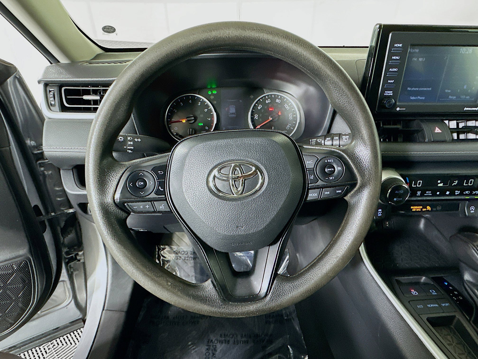 Used 2022 Silver Sky Metallic Toyota XLE image 15