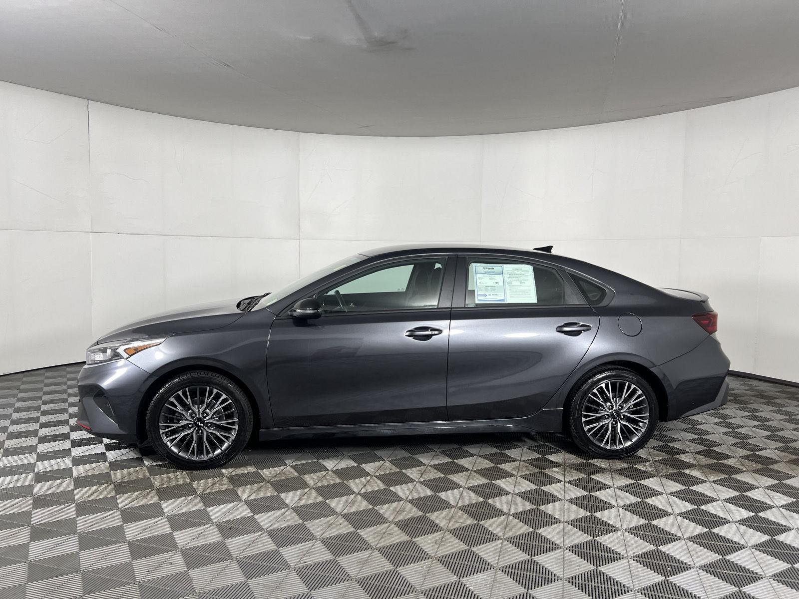 Used 2023 Gravity Gray Kia GT-Line image 10